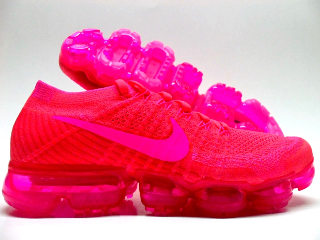 nike vapormax red and pink